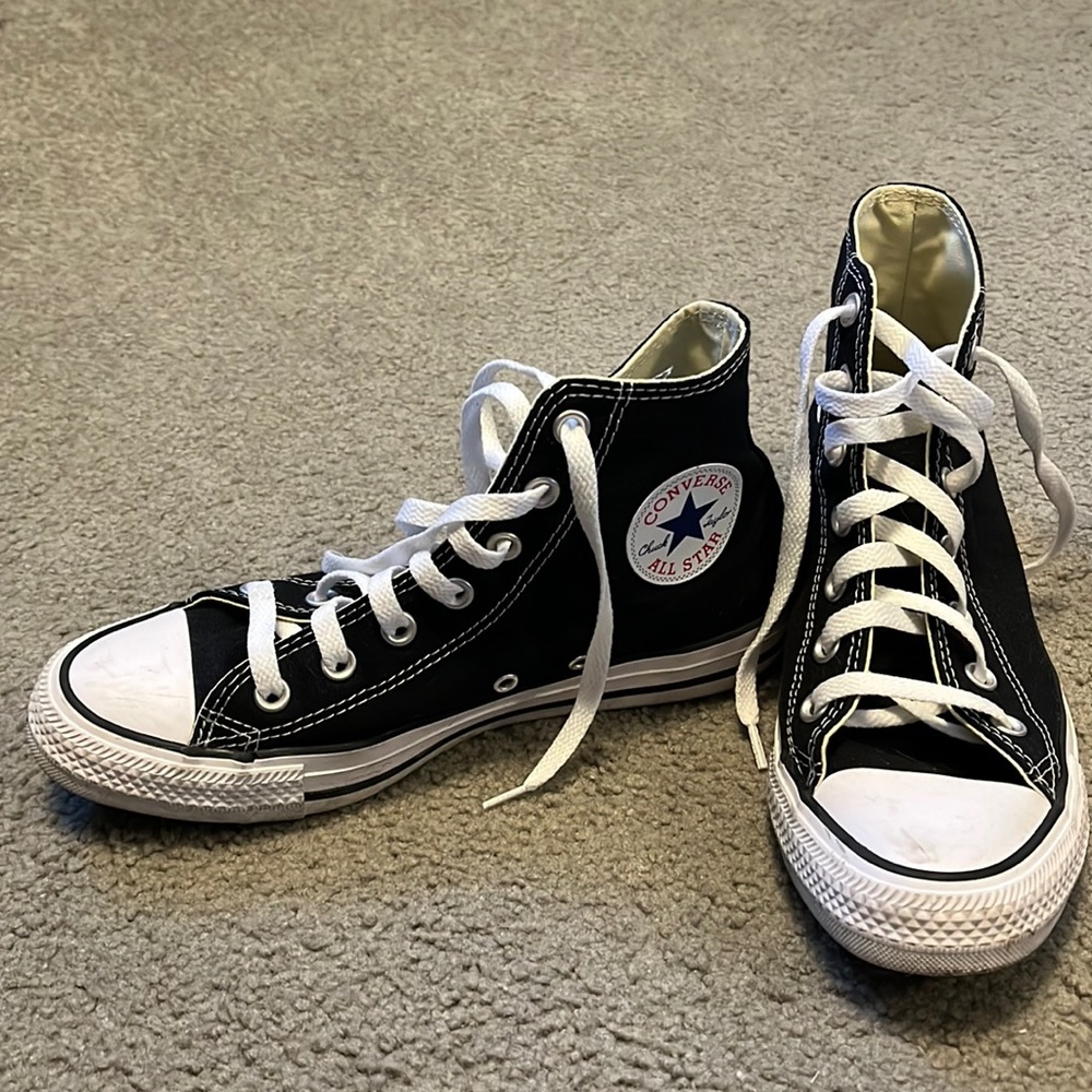 High top Converse. Mens 6 Womens 8 Black. Worn two times.